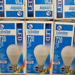 Lampadina LED 64 W con consumo 8W
