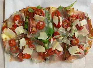 Pinsa Crudo