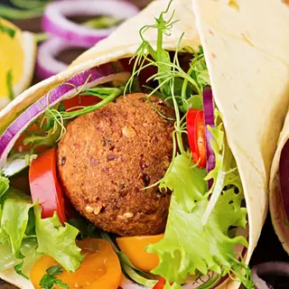 Menu piadina falafel patate e bibita