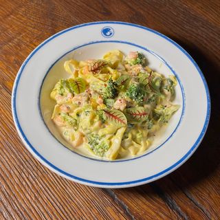 Лимонна паста з лососем та броколі (240г)