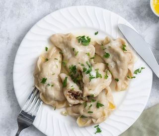 Pierogi z mięsem i kapustą