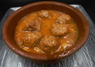 Cassola de Mandonguilles Amb Sèpia