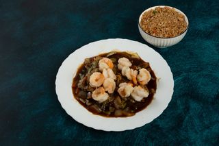 Pirinač sa škampima i lignjama