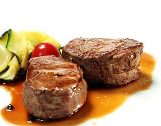 Медальоны с соусом