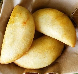 Empanada de Fiambre e queijo