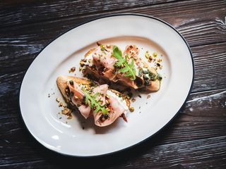 Брускета з Мортаделою