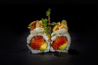 Uramaki mandorle roll - 4 pezzi