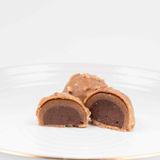 Гранде бонбон с бял шоколад и бадемов крем (20г)