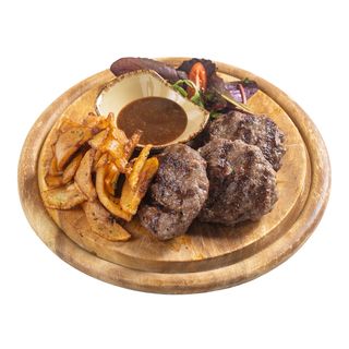 Тройка телешки кюфтета