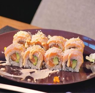 Aburi Salmon Roll
