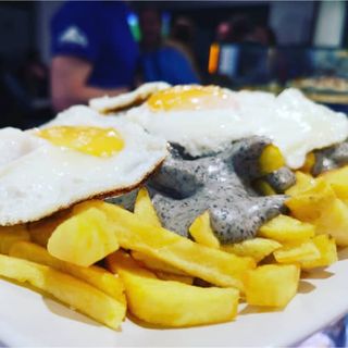 Huevos rotos tartufata sin gluten