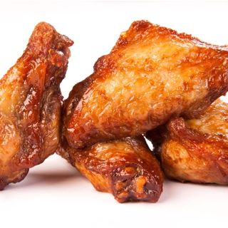 Menù alette di pollo + bibita in lattina + Patatine+pane +ketchup+maionese 