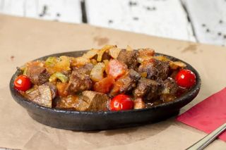 Говядина запеченная с овощами