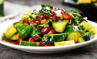 43. Insalata di cetrioli condita