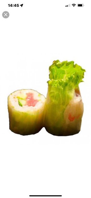 California De Rollo De Hoja De Arroz Con Ensalada Con Atún Con Aguacate Y Pepino (8 Pzs.)