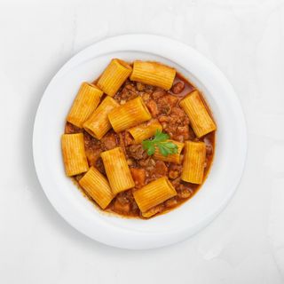 Gulaš s paštom, palentom ili krumpirom