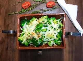 Броколи със сирене