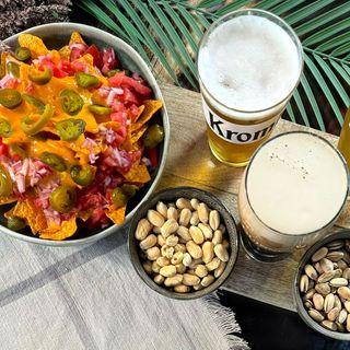 ჰალაპინიო და ყველის ნაჩოსები