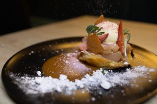 Tarta de mere cu sos caramel