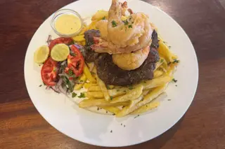 Surf n Turf (Steak & Prawns)