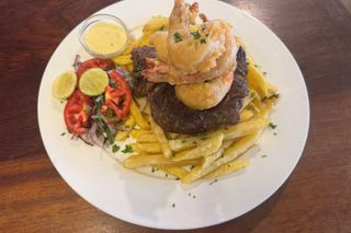 Surf n Turf (Steak & Prawns)
