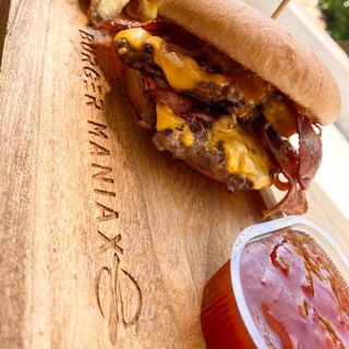 Combo Dublu cheeseburger vită + pepsi