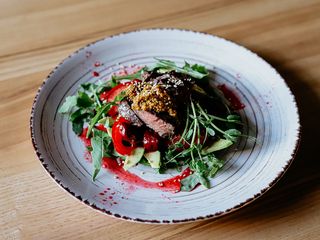 Салат з вишнею чилі та піканьєю (220g)