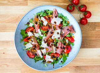 Salată prosciutto crudo rucola