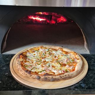 შებოლილი ქათმის პიცა (8 ნაჭრიანი) 