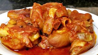 Pies de cerdo a la catalana