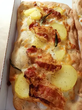 Pinsa that's amore