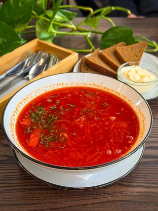 Пісний борщ з квасолею (400/50/80 г)