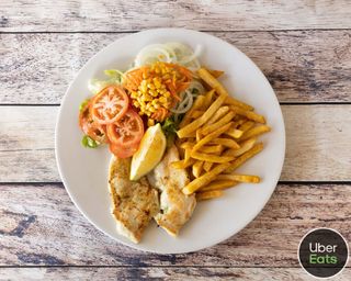 Pechuga De Pollo, ensalada y papas