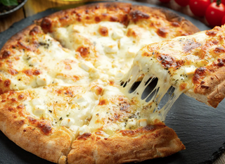 Pizza 4 quesos (28 cm.)