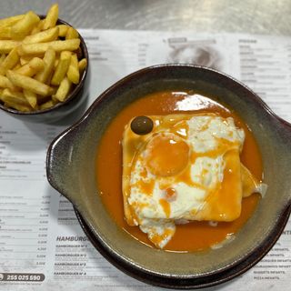 Francesinha Á Delícia
