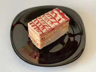 Pastel Con Vainilla Y Fresa
