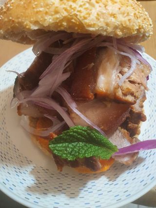 Pan Con Chicharrón