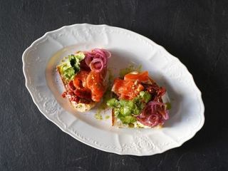 Брускети з лососем і сиром буко (260g)