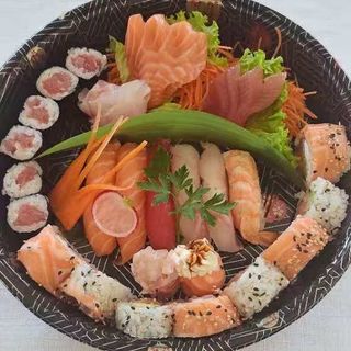 G37 Sushi party per una persone 20 pezzi