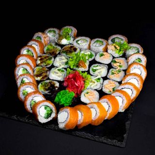 Love Is (42 Kawałki)