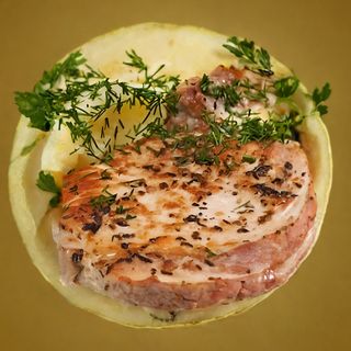 Свински котлет на плоча + гарнитура