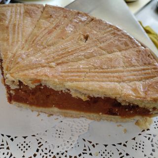 Lenja pita sa breskvom