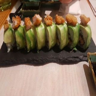 68. Pollo uramaki roll