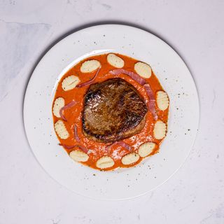 Biftek u umaku od pršuta i kadulje