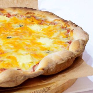 Pizza 4 Quesos (30 Cm.)