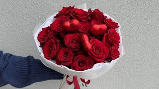 Bukiet 15 czerwonych róż na Walentynki + serce