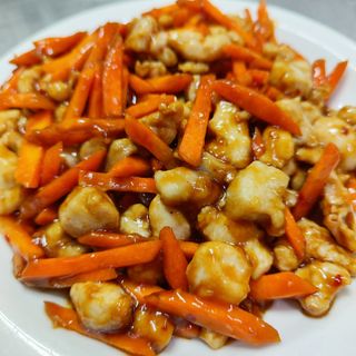 Pollo Con Zanahoria Y Salsa Picante