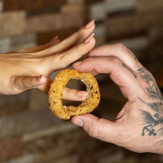 Aros De Cebolla Con Salsa Bbq