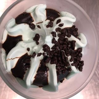 Bicchiere menta e cioccolato