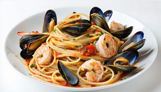 Spaghetti con frutti di mare